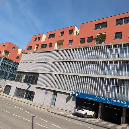 Apartment Downtown Fiume, Underground Garage Within The *