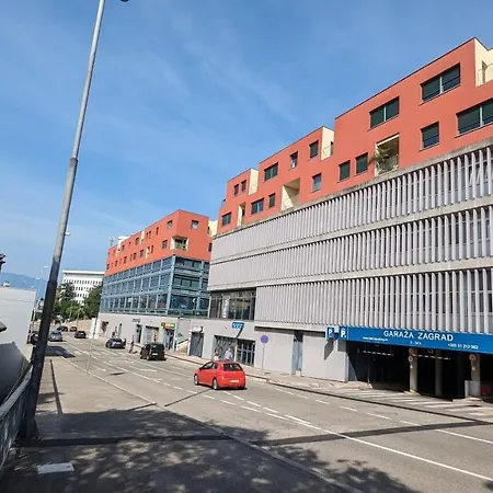 Apartamento Downtown Fiume, Underground Garage Within The *
