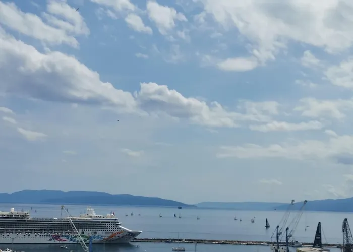 Apartment Downtown Fiume, Underground Garage Within The Rijeka